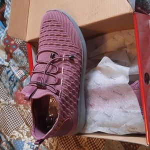 Women's Sneaker
